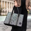 Kép 1/4 - BEVÁSÁRLÓTÁSKA, Mercedes táska, Mercedes BEVÁSÁRLÓTÁSKA, Mercedes elegancia, Mercedes ajándék, Mercedes TERMÉKEK, Mercedes KIEGÉSZÍTŐK, Mercedes DIVAT, Mercedes LIFESTYLE
