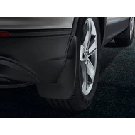 Volkswagen Tiguan (Ad) Sárfogó, Első
