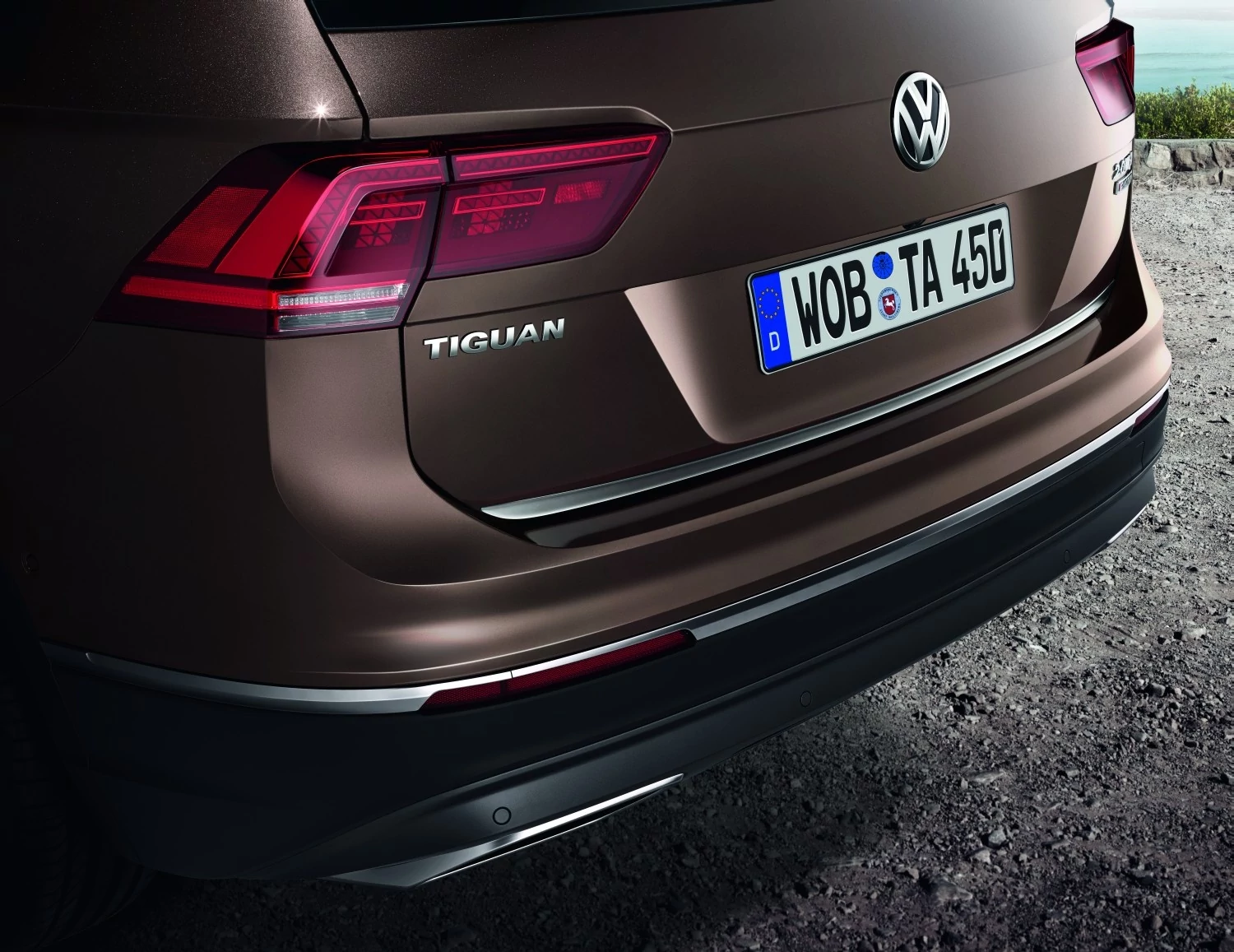KRÓM HATÁSÚ DEKORÁCIÓS CSÍK , VW TIGUAN (AD)