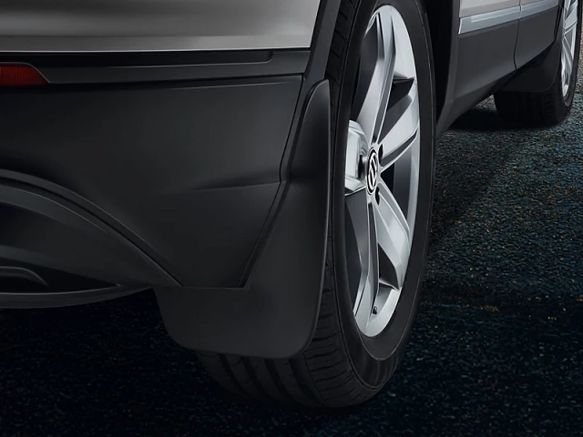 Volkswagen Tiguan (5N) Sárfogó, Első (2007-2018)